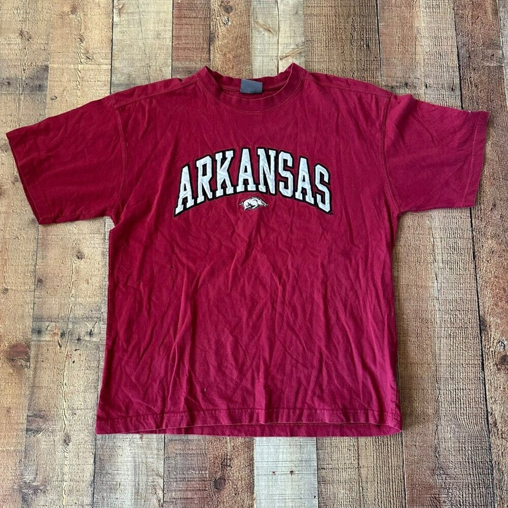 P2 by Pro Player Vintage Embroidered Arkansas Razorbacks Logo Short Sleeve Tee